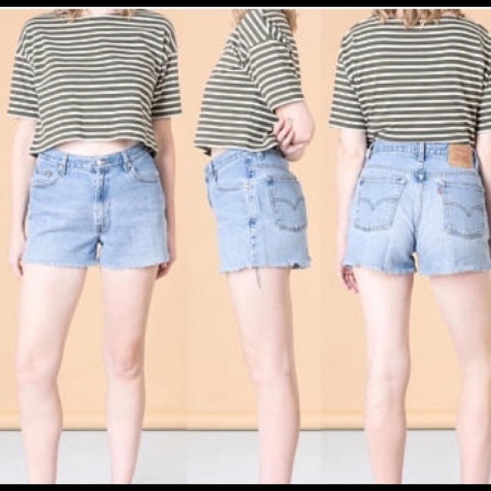 Vintage Levi jean shorts high waist size 10/11